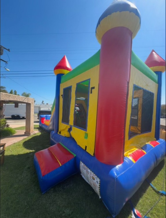 11x11 Bounce House with slide WET AND DRY